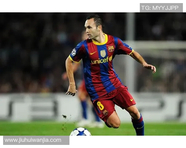 足球明星穿迷彩服展现独特风采高清图片集